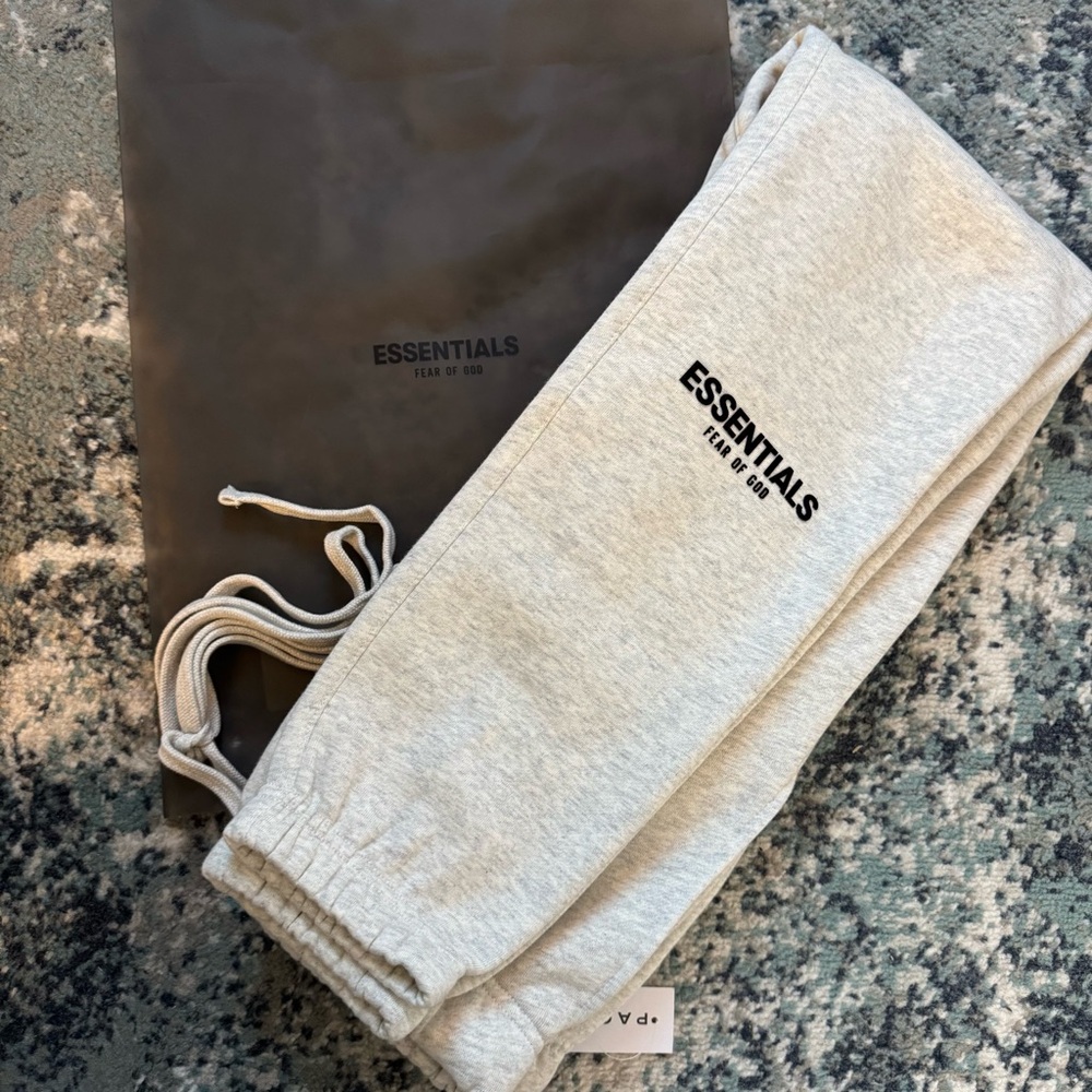 NWT Fear of God Essentials Grey Light Oatmeal Sweatpants Joggers XS Streetwear